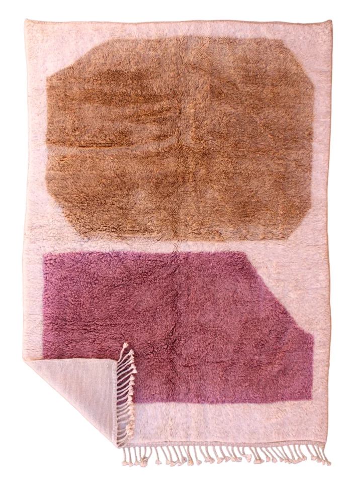 Elegant Beni Mrirt rug from Morocco, symbolizing luxury and comfort with its dense weave, double knots, and sumptuously soft wool
